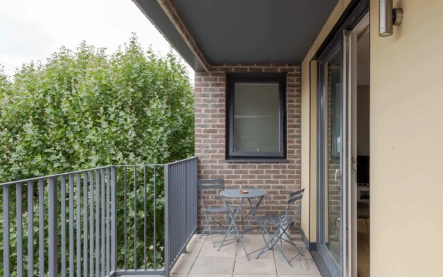 Guestready - Modern 2BR Flat With Large Balcony at East End
