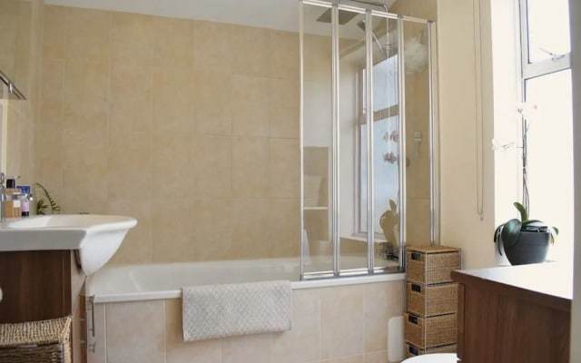 2 Bedroom House Close To Peckham Rye Park