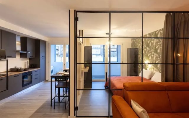 Urban Chic 2 Luxury Suites Apartment