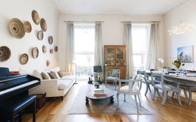 The Cromwell Terrace Loft - JH