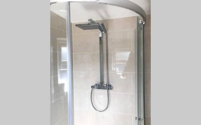 S6 Ensuite Loft Studio Space (Sandycroft Guest House)