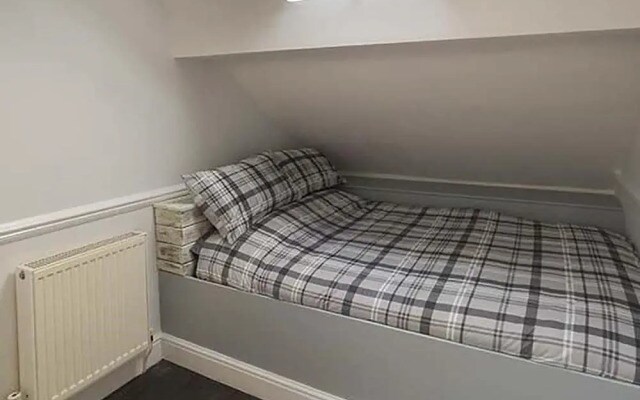 Pavilion Gardens Apartment