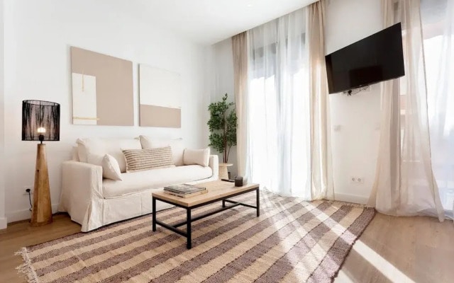 Lovely 2BD Apartment in Madrid Zabaleta I