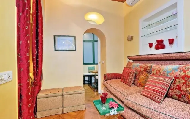 Pantheon charming apartment