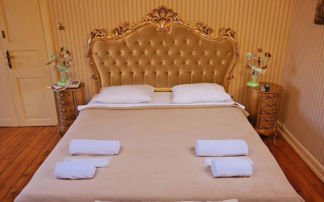 Büyükada Anastasia Meziki History Mansion