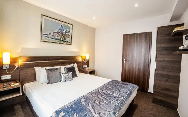 Hampton Suites Serviced Apartments
