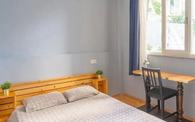 Garden Floor Flat in The Galata