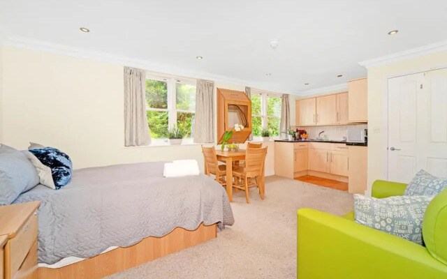 Bushy Park Lodge