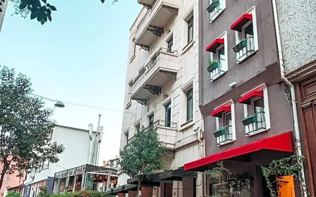 Galata Aristo Suites