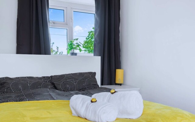 4 Bedrooms - 3 Bathrooms House