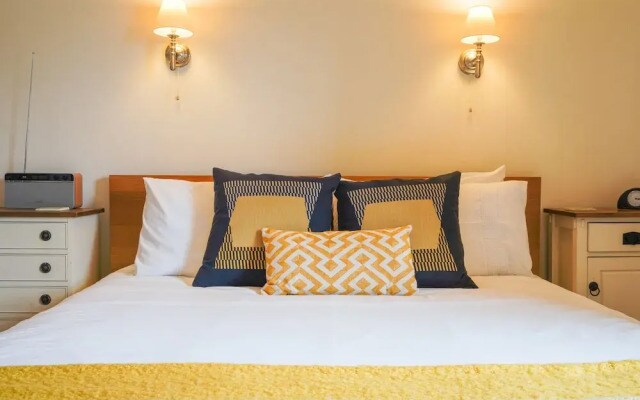 Cloudberry Cottage