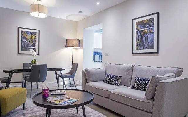Chelsea Beautiful Two Bedroom  Apartment