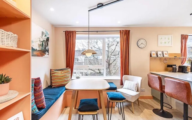 Bright 2-bed Home Near Putney Riverside