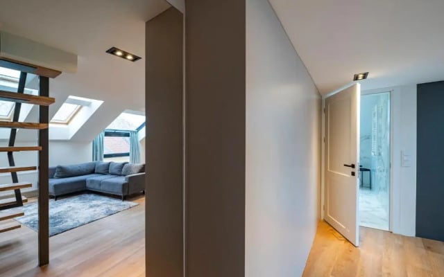 LOFT 1 BD Old Town Apartment by Hostlovers