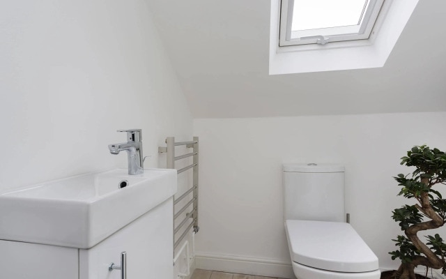 Veeve 5 Bed Home On Ruskin Avenue Kew