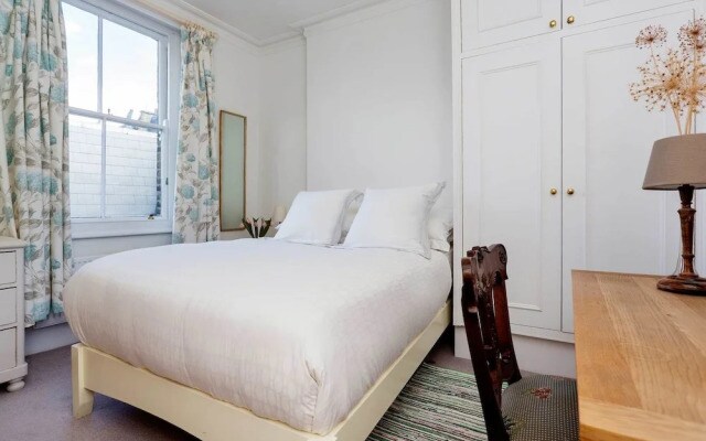 Charming Fulham flat
