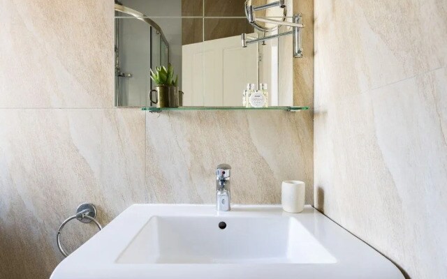 The Tower Bridge Luxury Collection
