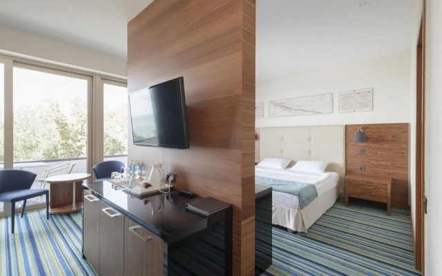 Hidens Hotel 4* (Небуг)
