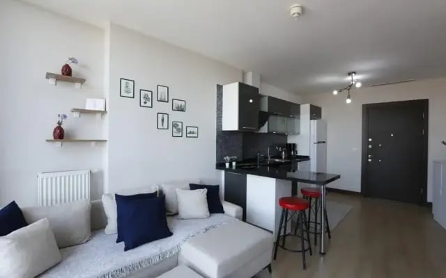 Lovely and Central Flat with City View in Atasehir