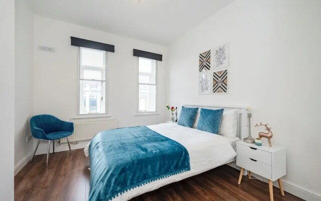 Beautiful Flat Near the Center 11 min