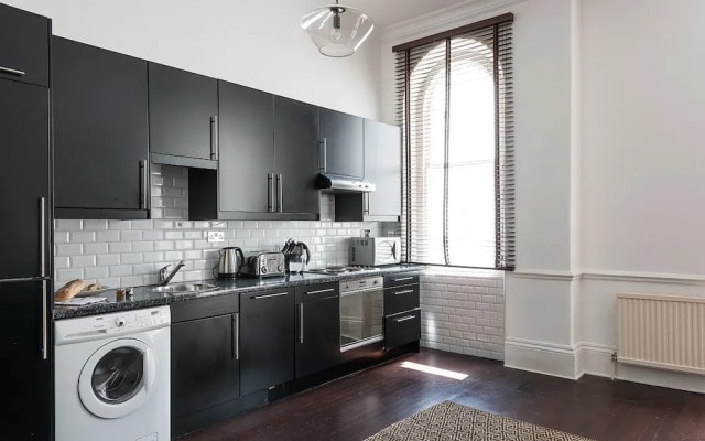 Traditional Exquisite 1BR near Hyde Park
