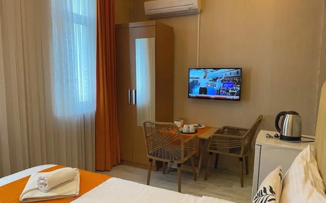 Aura Hotel