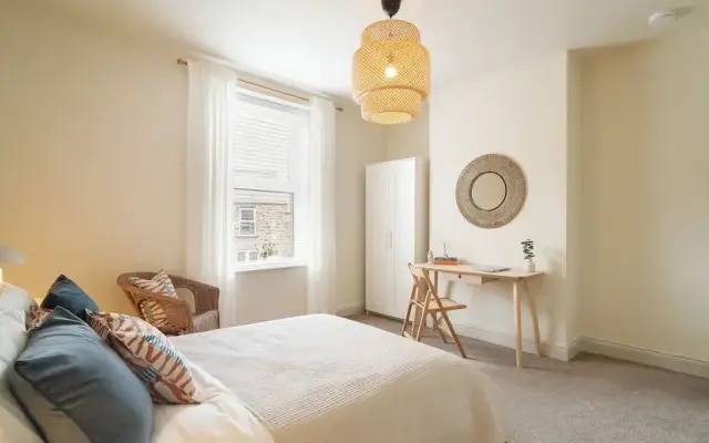 Crookes Gem with Garden & Alpacas Nearby