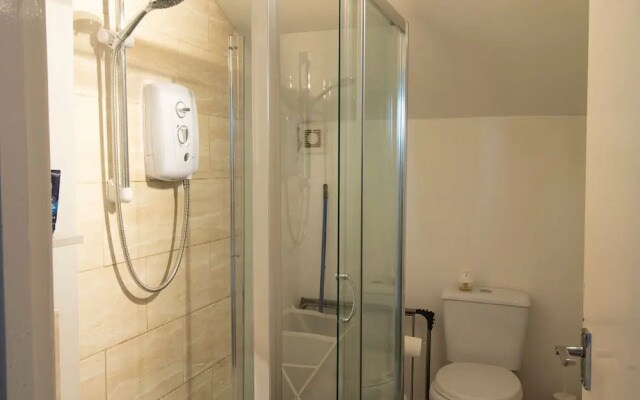 Contemporary Apartment in Manchester near Tram Station