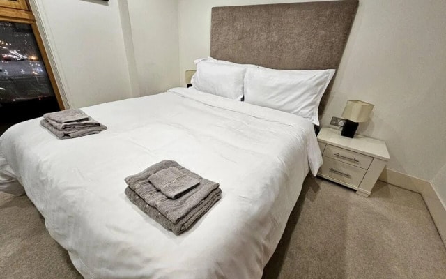 Canary Wharf Skyline Retreat