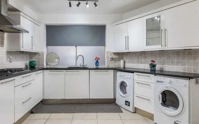 Luxury Villa 6 Bedrooms Next to Marble Arch