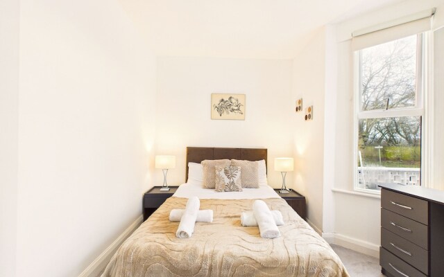 Brent Cross Garden Retreat 2 Bed Parking