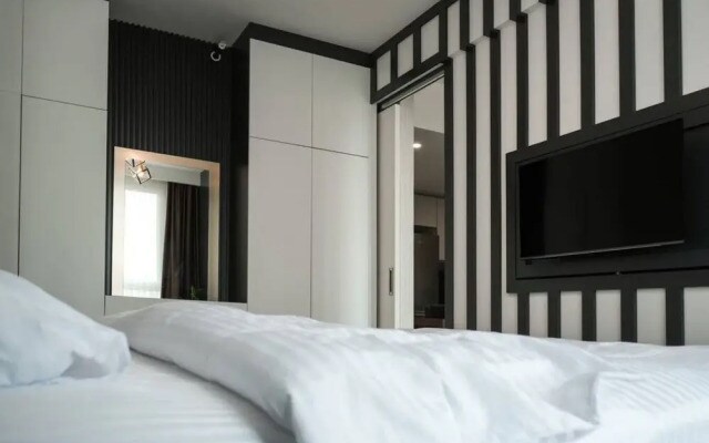 Lovely 1+1 Apartment w/Terrace near MaIl of IST