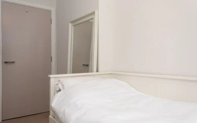 2 Bedroom East London Flat