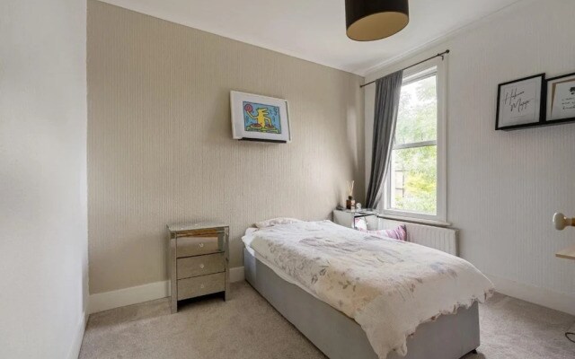 Inviting 3-bed House in Beckenham