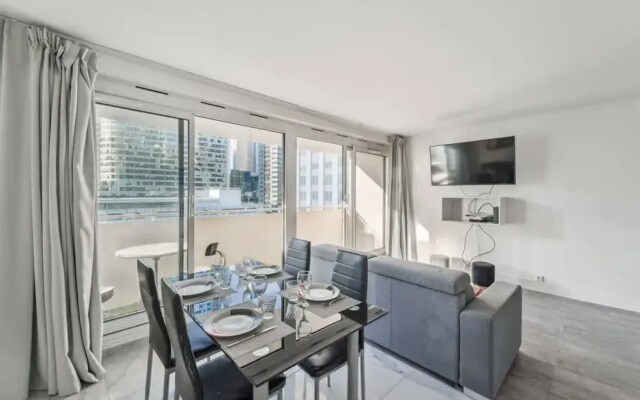 Spacious Studio Balcony -La D Fense-bail Mobilit