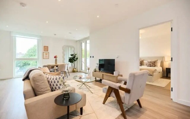 The Tottenham Escape - Lovely 2bdr Flat With Balcony