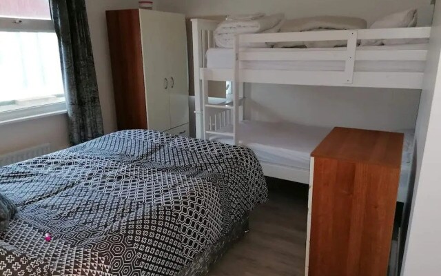 Sea View Retreat - Free Wifi