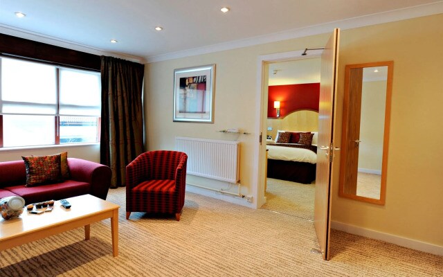 Burleigh Court Hotel
