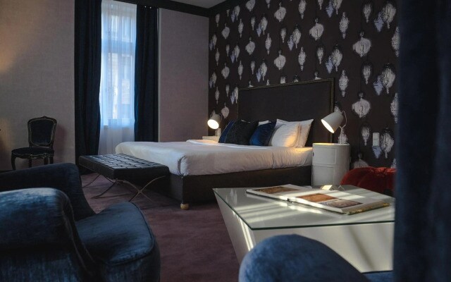 Friday Hotel