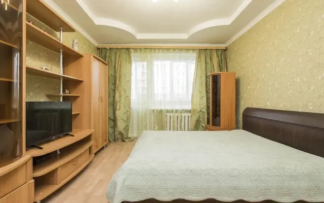 HomeHotel (ХоумОтель) на проспекте Молодежный 38к2