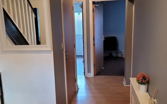 2-bed Apartment, Sleeps 4,on-site Parking
