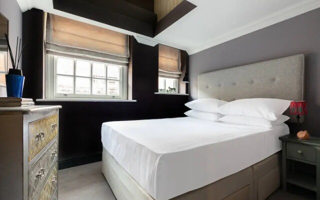 Chelsea Embankment III by Onefinestay