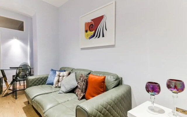 Kensington Queens Gate Apartment