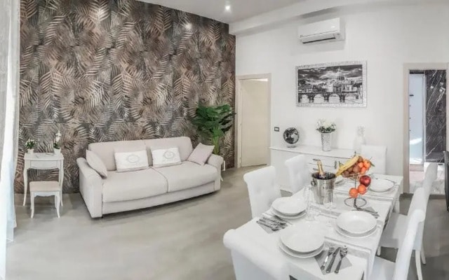 New Moon Luxury Apartment