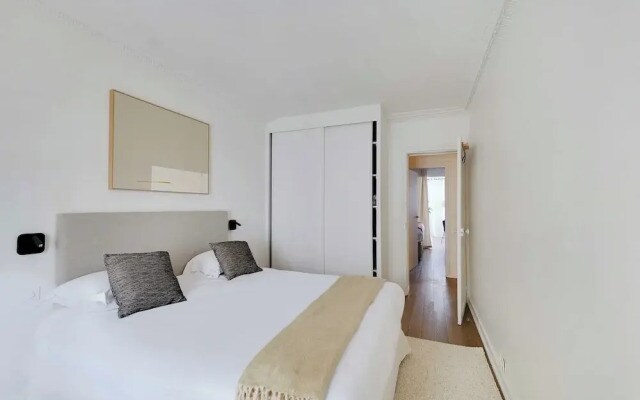 Beautiful Apartment 2br/6p - Eiffel Tower
