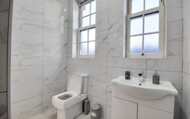 Cosy Wigan Apartment With Sunny Views