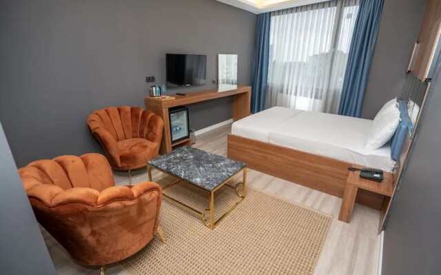 Center Suite