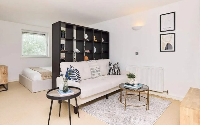 The River Thames Hideout - Modern 1bdr Flat