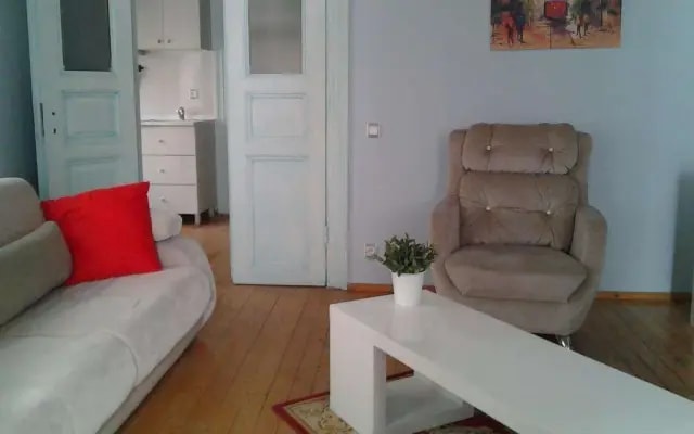 Aretias Suit Home