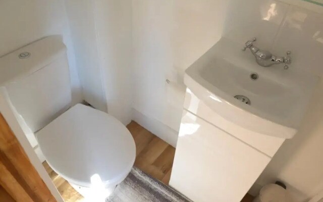 Holmbury Gardens B&B